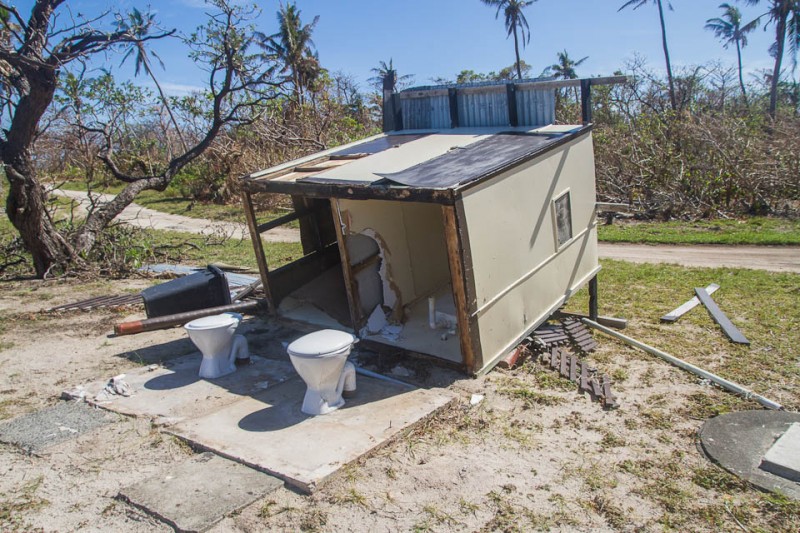 Lavabos destruidos por el ciclón