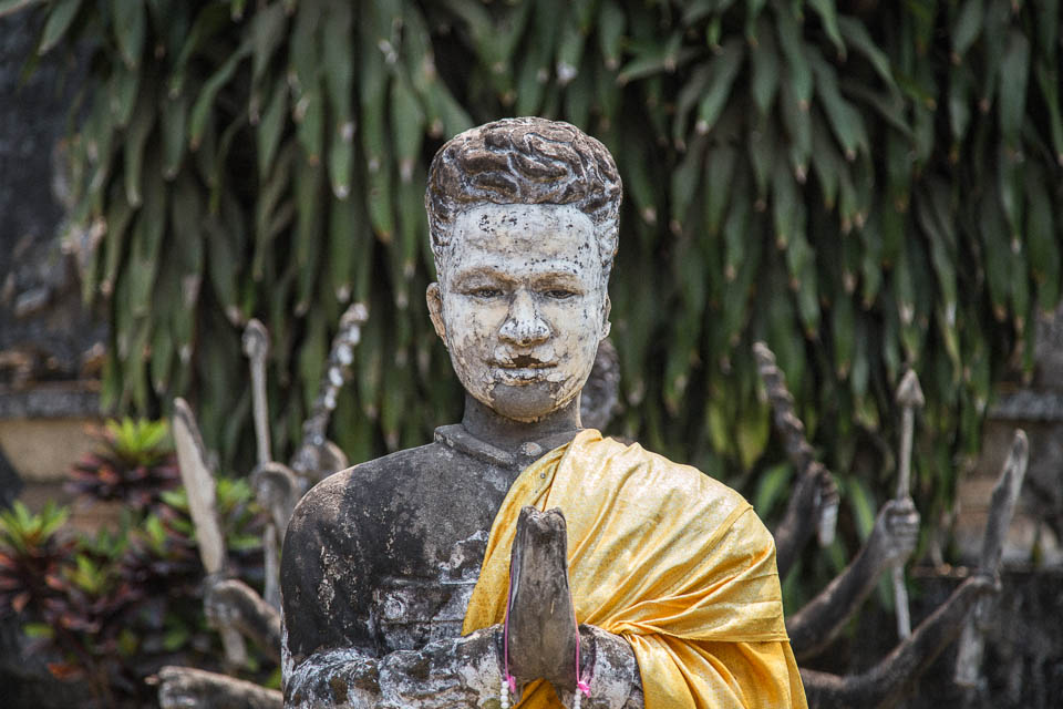 Figura en Buddha Park.